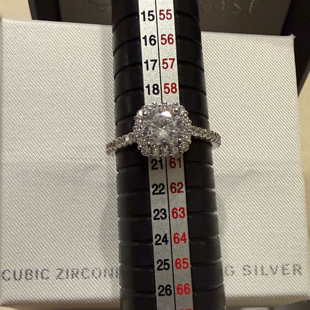 Dazzling  Cubic Zirconia Sterling Silver Women’s Classic occasion Ring Size 9.5 - Picture 8 of 8